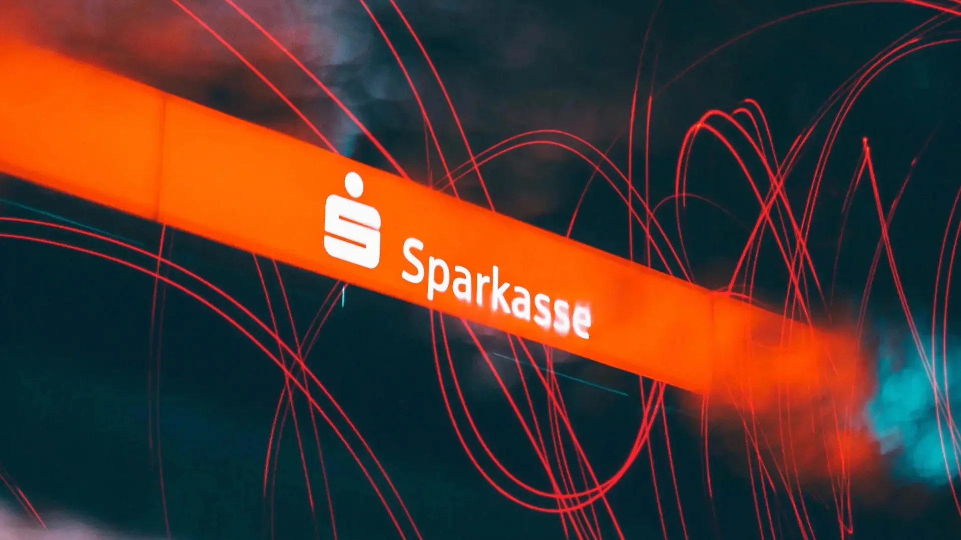 Sparkassen cobram mais de 100 € por ano de clientes fiéis e deixam contas digitais gratuitas no retrovisor