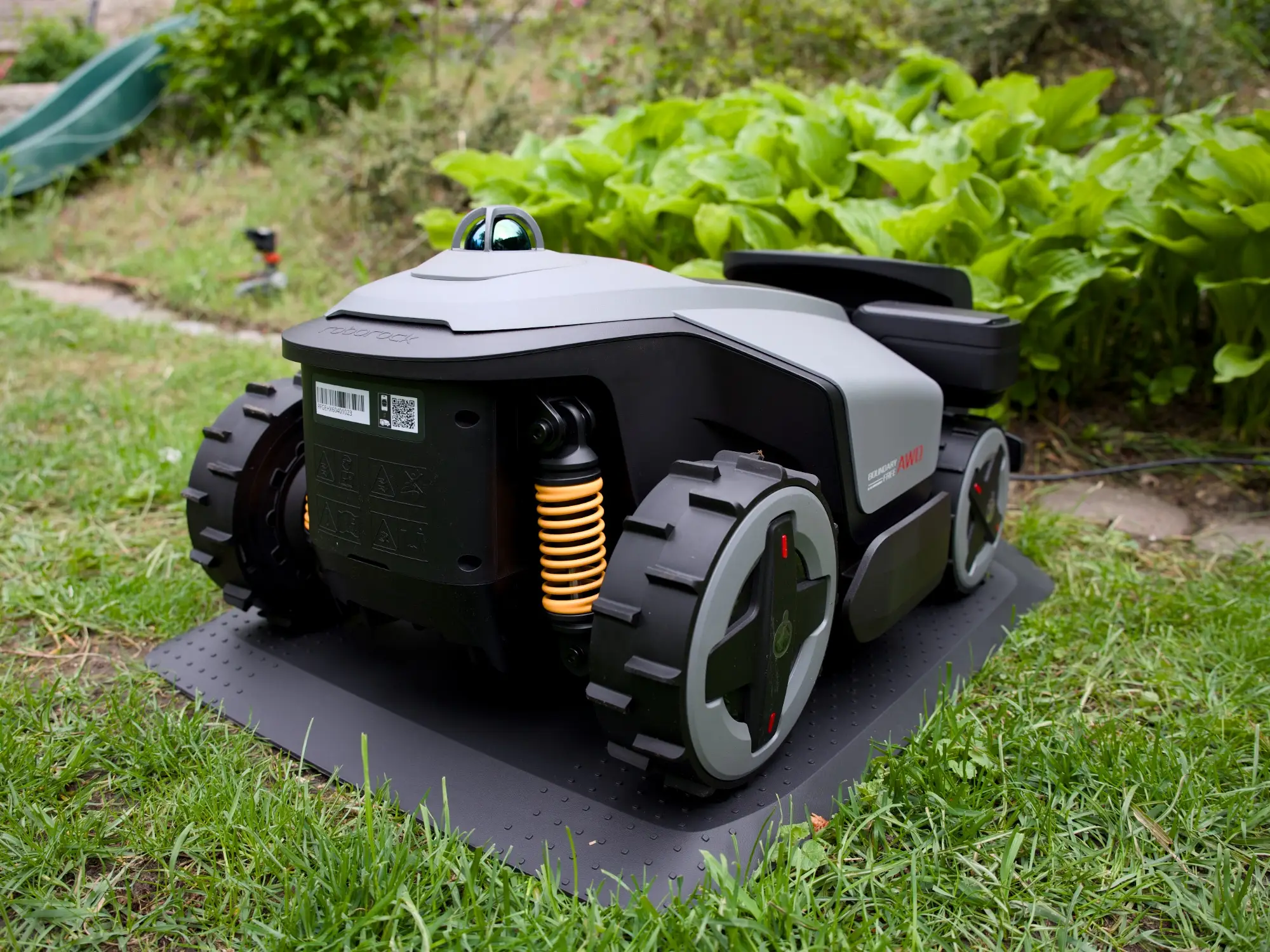 Roborock estreia no jardim com RockMow Z120 Lidar e RockNeo Q105; veja destaques e preços