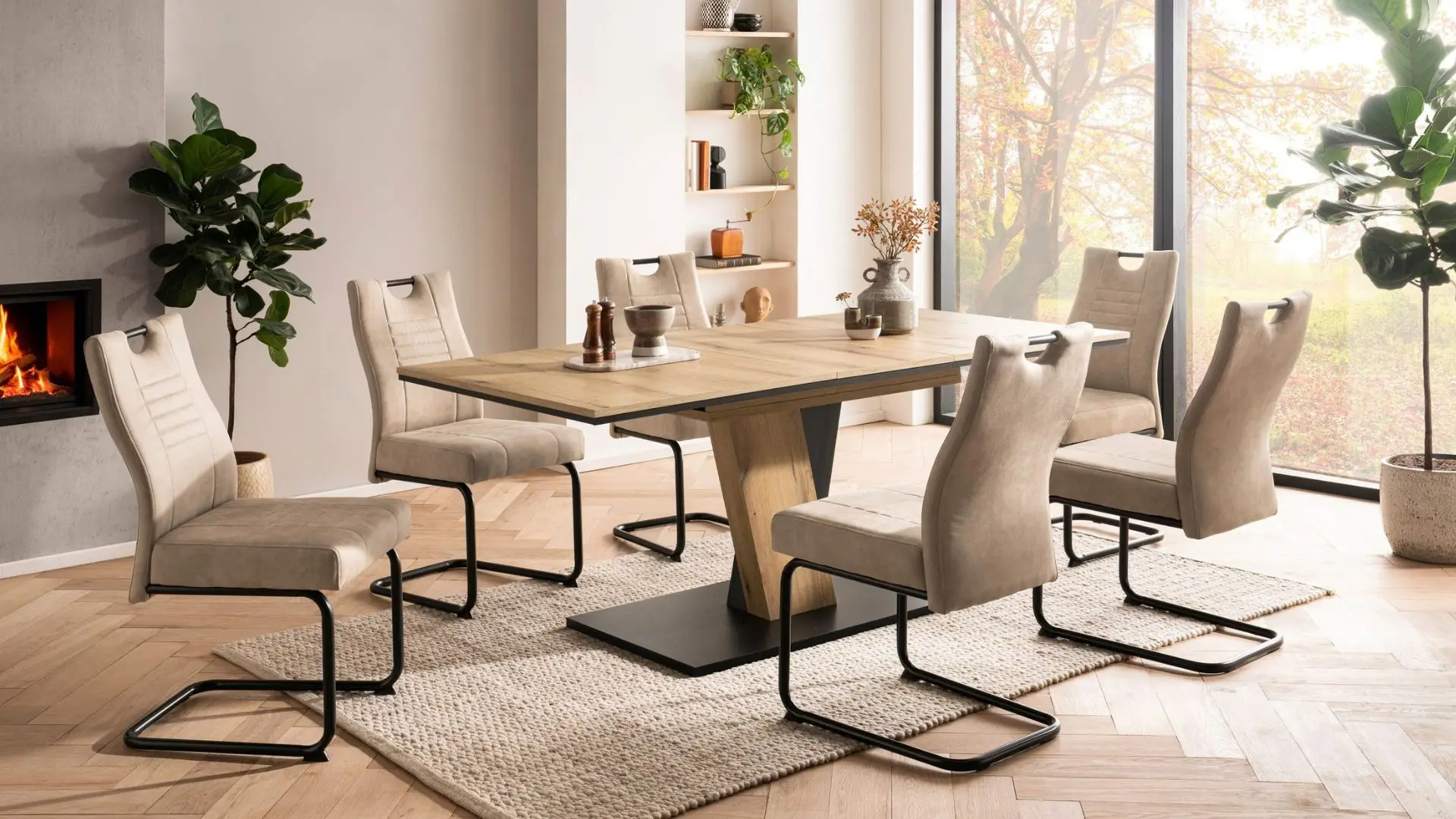 Conjunto de jantar com 6 cadeiras e mesa extensível fica 62% mais barato