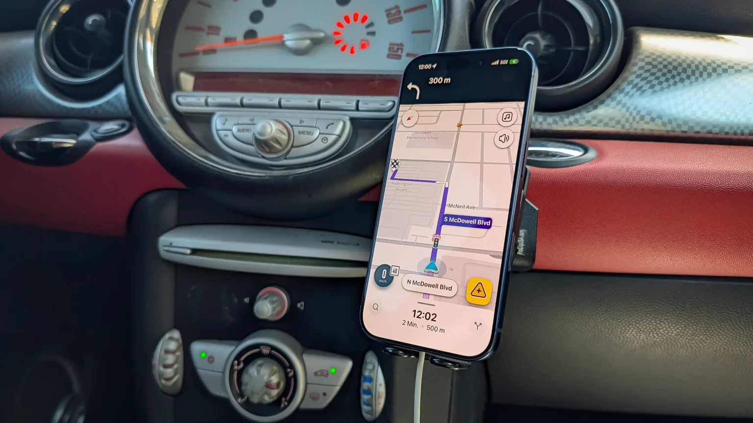 Waze aprende suas rotas e fala menos: veja todas as novidades do app de navegação