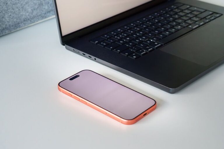 Tim Cook passa a batuta na teleconferência de resultados da Apple no Q3 2026