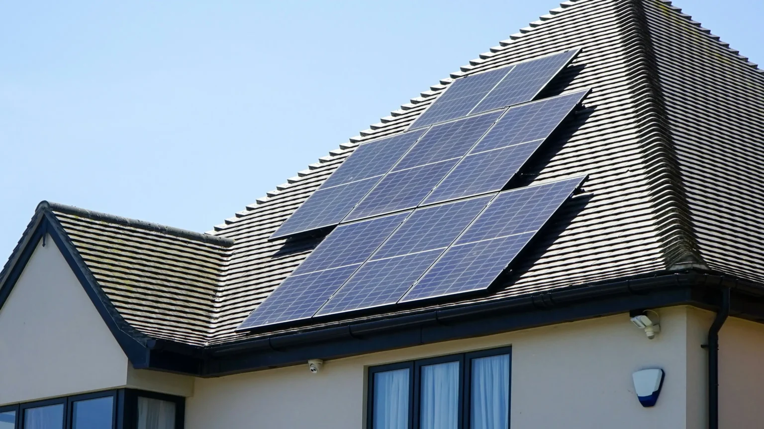 Nova taxa do sol pode encarecer contas de luz de proprietários de painéis solares na Alemanha