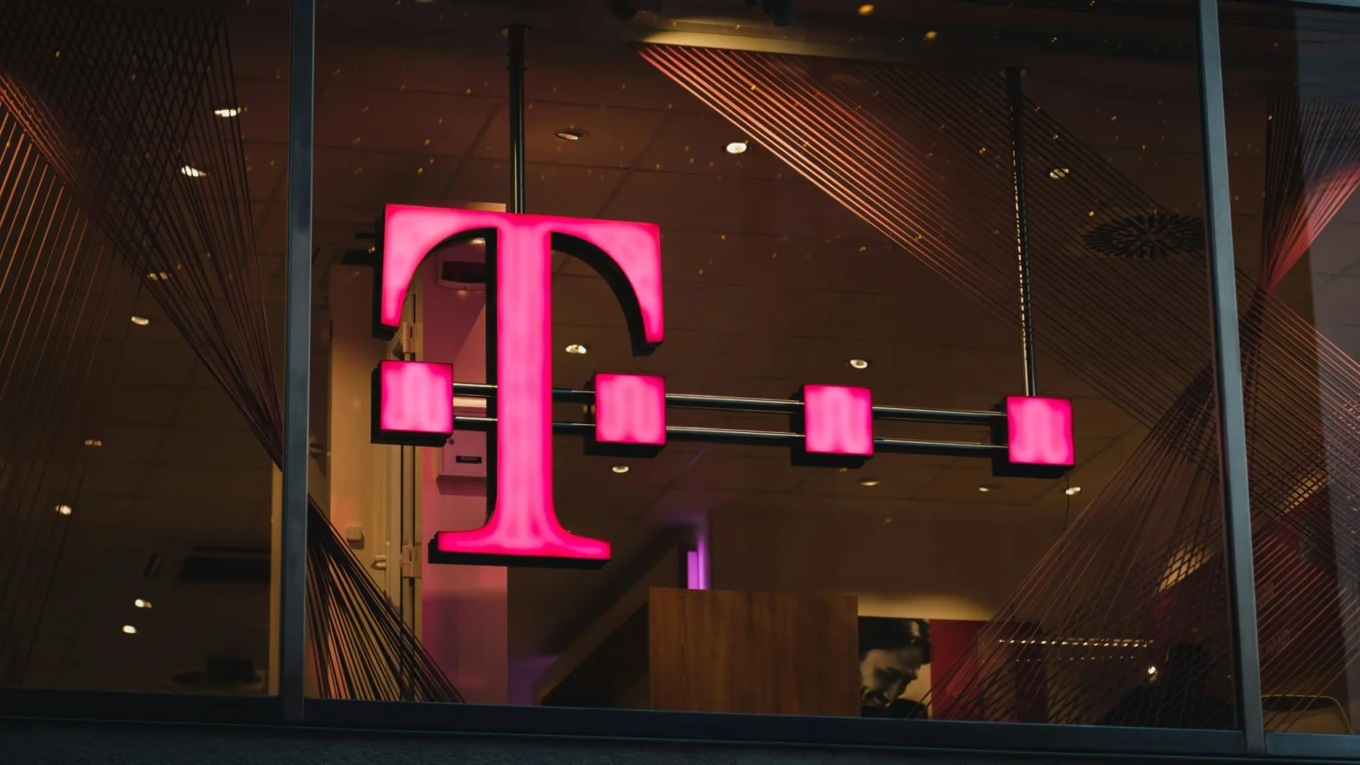Telekom reduz pacote DSL de 100 Mbit/s para menos de 30 euros por mês