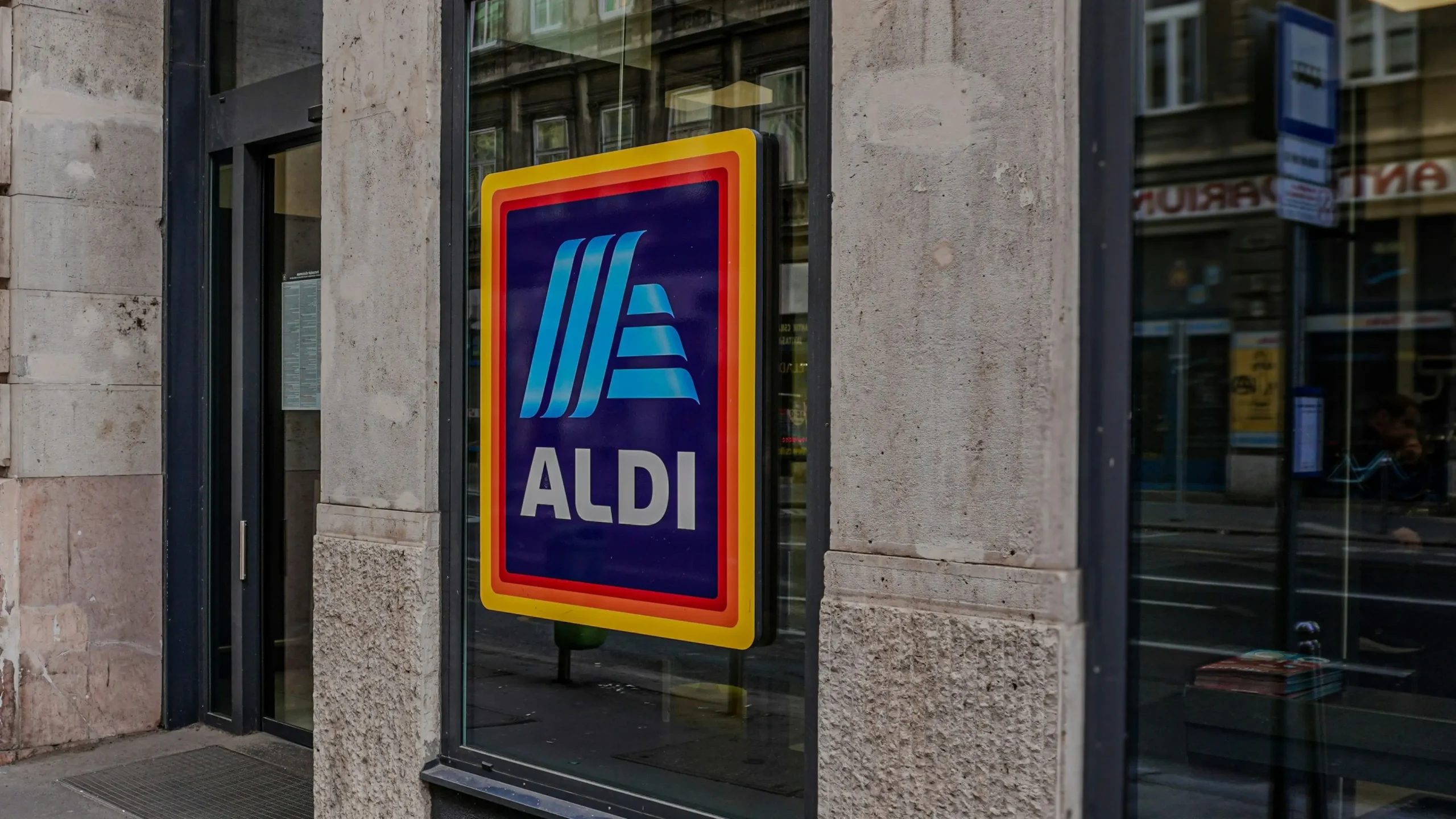 Aldi lança promoções de ferramentas a bateria e malas de viagem a partir de 31 de agosto
