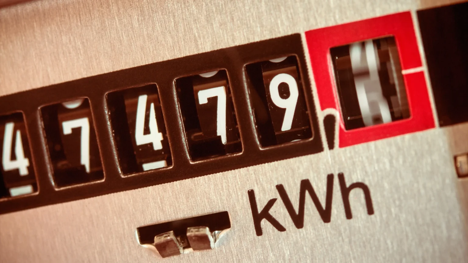 Troca automática de fornecedor de energia promete cortar gastos sem esforço